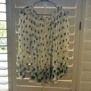 Floral flowy top